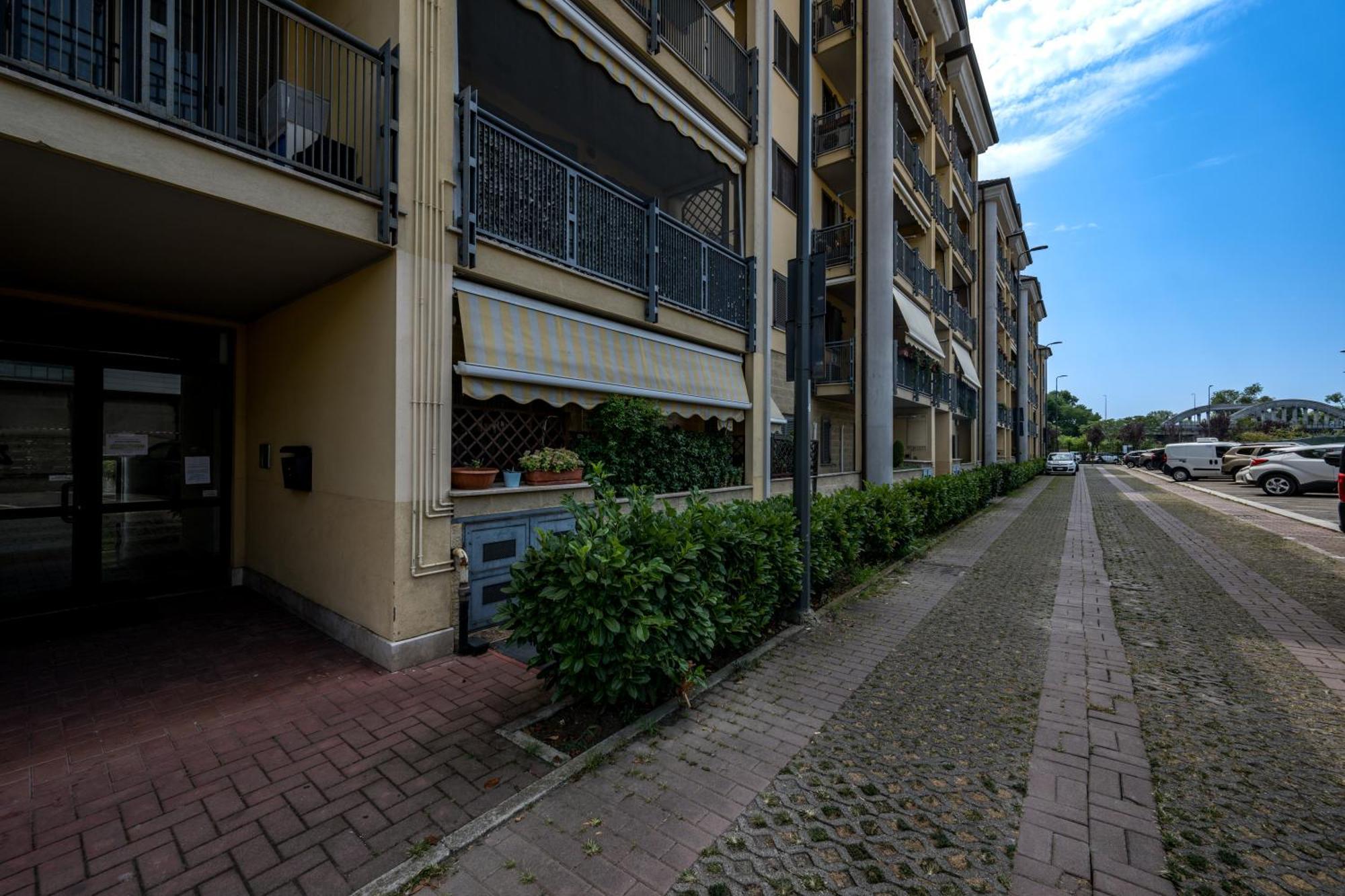 Cozy Suite Rogoredo Apartment Next To The Metro And Train Station Milano Eksteriør billede